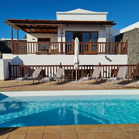 Luxury 4-Bedroom Villa With Heated Pool + Sea View Playa Blanca (Lanzarote) Exterior foto