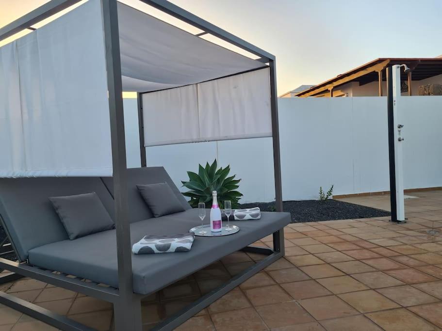 Luxury 4-Bedroom Villa With Heated Pool + Sea View Playa Blanca (Lanzarote) Exterior foto