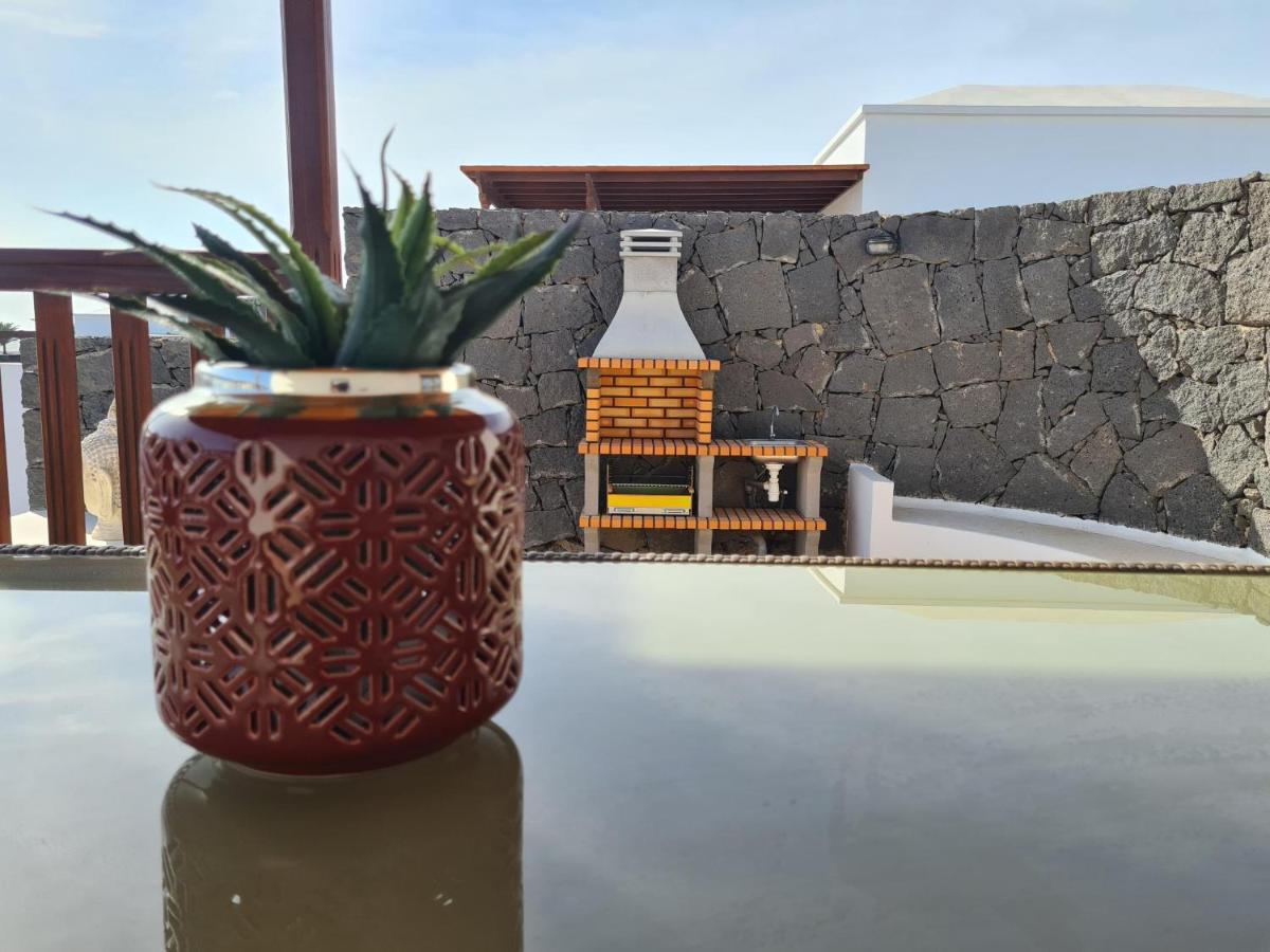 Luxury 4-Bedroom Villa With Heated Pool + Sea View Playa Blanca (Lanzarote) Exterior foto