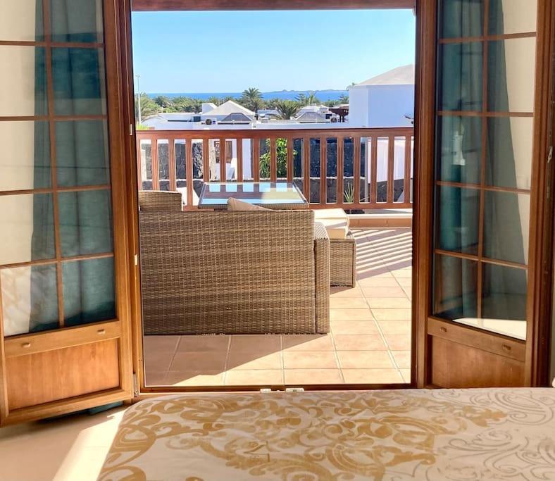 Luxury 4-Bedroom Villa With Heated Pool + Sea View Playa Blanca (Lanzarote) Exterior foto