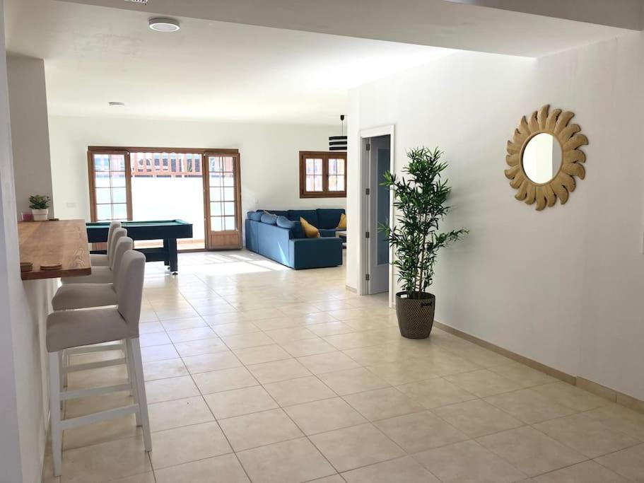 Luxury 4-Bedroom Villa With Heated Pool + Sea View Playa Blanca (Lanzarote) Exterior foto