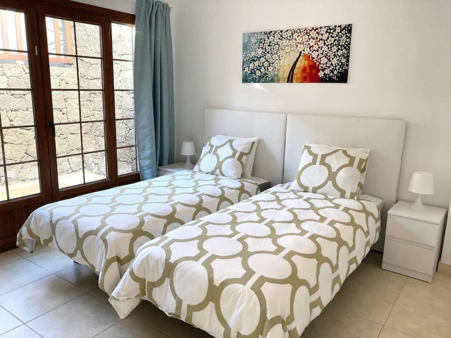 Luxury 4-Bedroom Villa With Heated Pool + Sea View Playa Blanca (Lanzarote) Exterior foto
