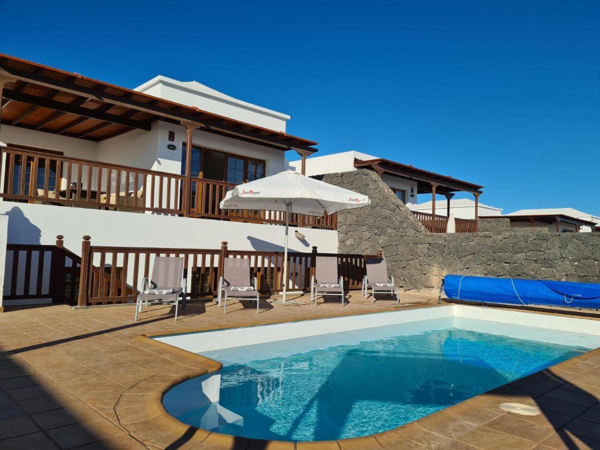 Luxury 4-Bedroom Villa With Heated Pool + Sea View Playa Blanca (Lanzarote) Exterior foto